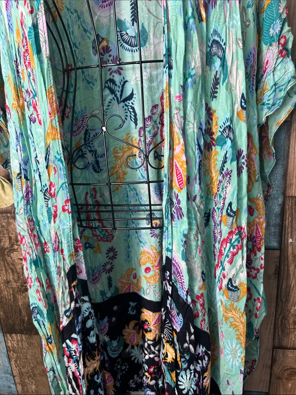 Angie Mint Floral Open-Front Kimono Tunic with Black Border - Picture 4 of 16